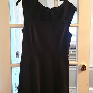 Banana Republic size 8 black cocktail dress extremely Chic and classy NBW